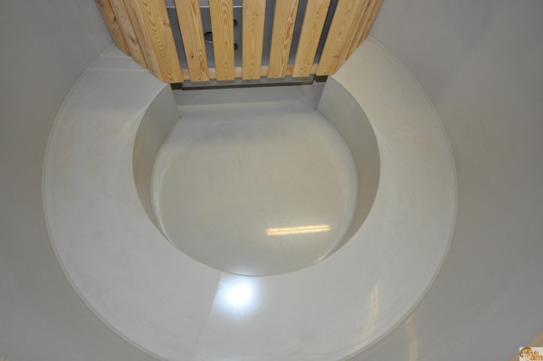 Sitzbänke aus Kunststoff (geschlossene Bauart) Sitzbänke aus Kunststoff (geschlossene Bauart)