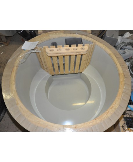 Sitzbänke aus Kunststoff (geschlossene Bauart) Sitzbänke aus Kunststoff (geschlossene Bauart)