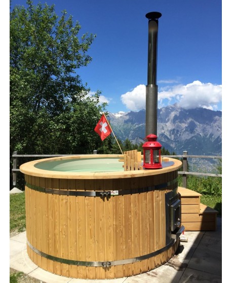 Badewanne aus Lärche mit Kunststoffeinsatz Badewanne aus Lärche mit Kunststoffeinsatz