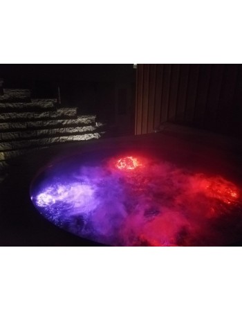 LED Beleuchtung im Badezuber