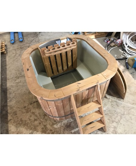 SPA Whirlpool Quadratische Form SPA Whirlpool Quadratische Form
