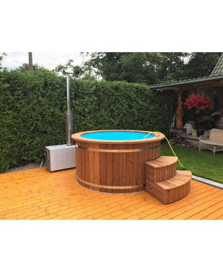 Badefass mit Kunststoffeinsatz und Thermoholz Badefass mit Kunststoffeinsatz und Thermoholz