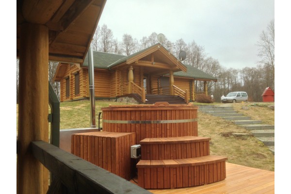Badefass aus Thermoholz mit Kunststoffeinsatz Badefass aus Thermoholz mit Kunststoffeinsatz
