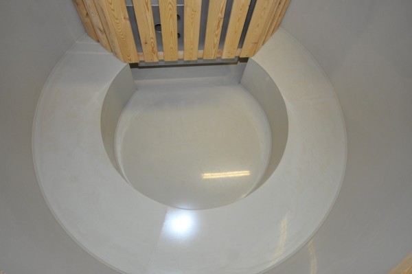 Sitzbänke aus Kunststoff (geschlossene Bauart) Sitzbänke aus Kunststoff (geschlossene Bauart)