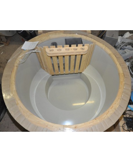 Sitzbänke aus Kunststoff (geschlossene Bauart) Sitzbänke aus Kunststoff (geschlossene Bauart)