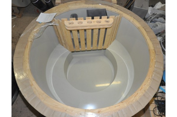 Sitzbänke aus Kunststoff (geschlossene Bauart) Sitzbänke aus Kunststoff (geschlossene Bauart)